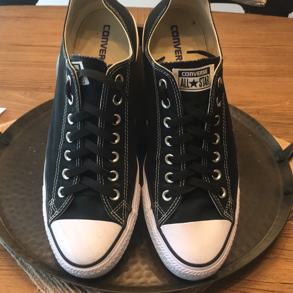 Converse ALL STAR Classic Low Tops- Men’s Size 11